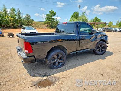 Trzecie zdjęcie samochodu z tyłu: 2017 RAM 1500 ST VIN:3C6JR6AT2HG713857 - miniatura