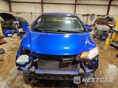 Piąte zdjęcie samochodu w środku: 2018 HONDA FIT SPORT VIN:3HGGK5H65JM722644 - miniatura