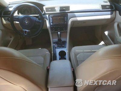 Zdjęcie 8 z 12 samochodu: 2014 VOLKSWAGEN PASSAT SE VIN:1VWBH7A33EC018756 - miniatura