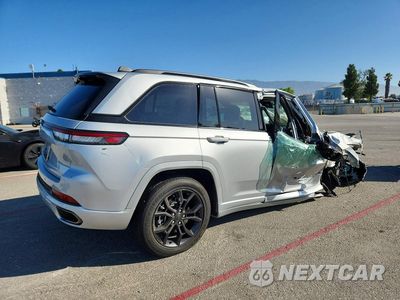 Trzecie zdjęcie samochodu z tyłu: 2024 JEEP GRAND CHEROKEE LIMITED 4XE VIN:1C4RJYB66R8612965 - miniatura