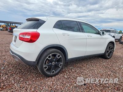 Trzecie zdjęcie samochodu z tyłu: 2019 MERCEDES-BENZ GLA 250 VIN:WDCTG4EB4KU009669 - miniatura
