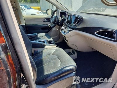 Zdjęcie 8 z 13 samochodu: 2022 CHRYSLER PACIFICA TOURING L VIN:2C4RC1BG6NR112443 - miniatura