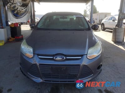 Piąte zdjęcie samochodu w środku: 2014 FORD FOCUS SE VIN:1FADP3F26EL265203 - miniatura