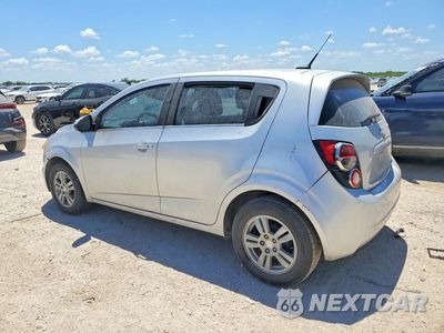 Drugie zdjęcie samochodu z przodu: 2013 CHEVROLET SONIC LT VIN:1G1JC6SH1D4235516 - miniatura