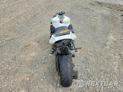 Czwarte zdjęcie samochodu z boku: 2004 YAMAHA YZFR6 L VIN:JYARJ06EX4A013549 - miniatura