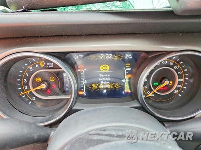 Zdjęcie 17 z 28 samochodu: 2019 JEEP WRANGLER UNLIMITED SAHARA VIN:1C4HJXEG0KW536171 - miniatura