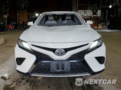 Piąte zdjęcie samochodu w środku: 2018 TOYOTA CAMRY XSE VIN:4T1B61HK4JU121686 - miniatura