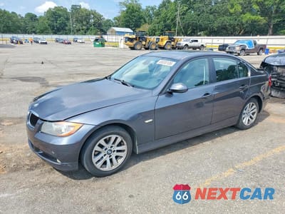 2006 BMW 325 I WBAVB13556KR59370 - główne zdjęcie licytacji z USA - miniatura