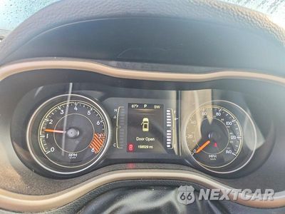 Zdjęcie 9 z 13 samochodu: 2015 JEEP CHEROKEE LATITUDE VIN:1C4PJMCS3FW649488 - miniatura