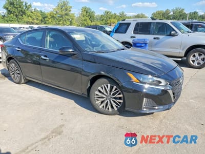 Czwarte zdjęcie samochodu z boku: 2023 NISSAN ALTIMA SV VIN:1N4BL4DV0PN360773 - miniatura