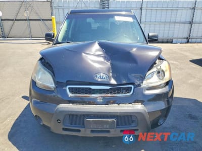 Piąte zdjęcie samochodu w środku: 2011 KIA SOUL + VIN:KNDJT2A28B7198831 - miniatura