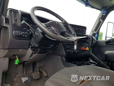 Zdjęcie 8 z 14 samochodu: 2019 INTERNATIONAL LT625 SEMI TRUCK VIN:3HSDZTZR3KN093947 - miniatura