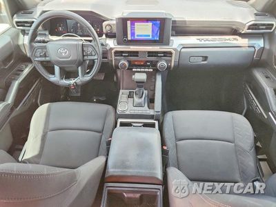 Zdjęcie 8 z 13 samochodu: 2025 TOYOTA TACOMA SR5 VIN:3TMKB5FN8SM036778 - miniatura
