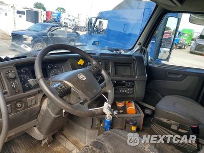 Zdjęcie 8 z 14 samochodu: 2020 VOLVO VNL SEMI TRUCK VIN:4V4NC9EH1LN228195 - miniatura
