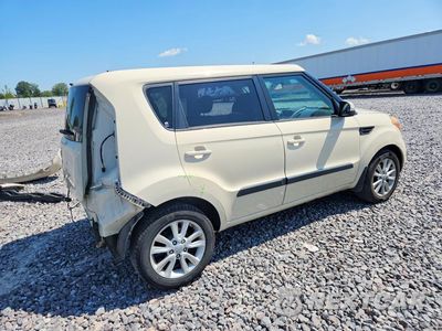 Trzecie zdjęcie samochodu z tyłu: 2013 KIA SOUL + VIN:KNDJT2A68D7572473 - miniatura