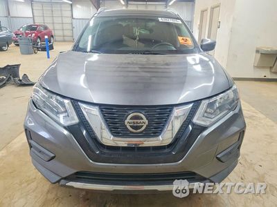 Piąte zdjęcie samochodu w środku: 2018 NISSAN ROGUE SV VIN:5N1AT2MV1JC816482 - miniatura