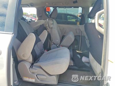 Zdjęcie 10 z 12 samochodu: 2015 TOYOTA SIENNA LE VIN:5TDKK3DC4FS604133 - miniatura