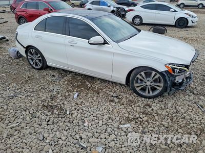 Czwarte zdjęcie samochodu z boku: 2015 MERCEDES-BENZ C 300 VIN:55SWF4JB0FU066248 - miniatura