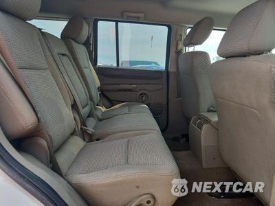 Zdjęcie 11 z 13 samochodu: 2006 JEEP COMMANDER VIN:1J8HG48K16C346070 - miniatura