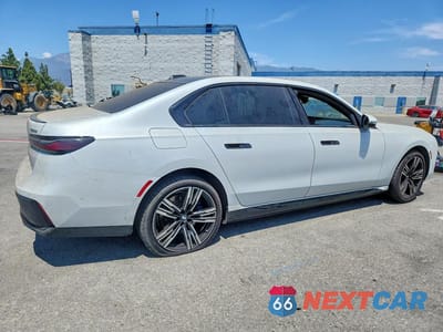 Trzecie zdjęcie samochodu z tyłu: 2024 BMW I7 XDRIVE60 VIN:WBY53EJ05RCN94720 - miniatura