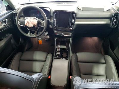 Zdjęcie 8 z 13 samochodu: 2026 VOLVO XC40 PLUS VIN:YV4L12UC2T2796993 - miniatura