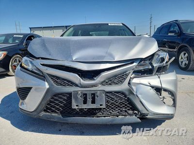 Piąte zdjęcie samochodu w środku: 2018 TOYOTA CAMRY SE VIN:4T1B11HK5JU149625 - miniatura