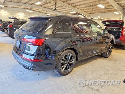 Trzecie zdjęcie samochodu z tyłu: 2026 AUDI Q7 PREMIUM PLUS VIN:WA1LVBF7XTD006734 - miniatura