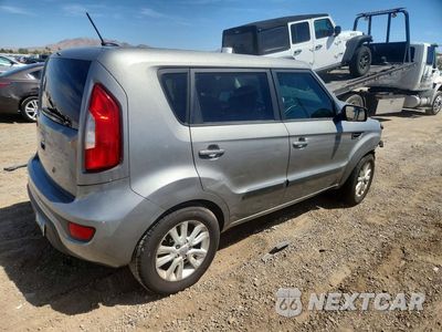 Trzecie zdjęcie samochodu z tyłu: 2013 KIA SOUL + VIN:KNDJT2A62D7599152 - miniatura