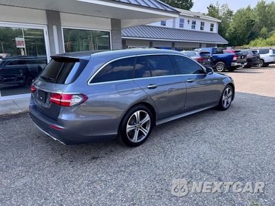 Czwarte zdjęcie samochodu z boku: 2017 MERCEDES-BENZ E 400 4MATIC VIN:WDDZH6GB9HA239374 - miniatura