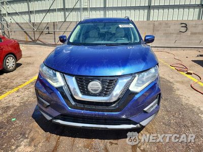 Piąte zdjęcie samochodu w środku: 2018 NISSAN ROGUE SV VIN:5N1AT2MV2JC714897 - miniatura