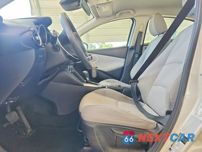 Zdjęcie 7 z 12 samochodu: 2020 TOYOTA YARIS LE VIN:3MYDLBYV1LY715806 - miniatura