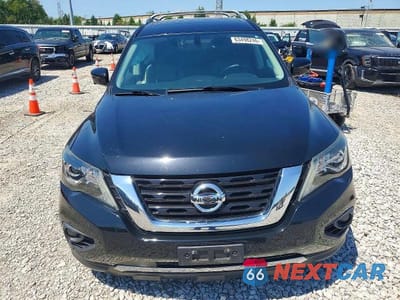 Piąte zdjęcie samochodu w środku: 2017 NISSAN PATHFINDER PLATINUM VIN:5N1DR2MM4HC620338 - miniatura