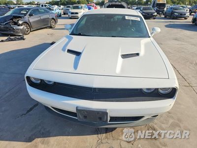 Piąte zdjęcie samochodu w środku: 2018 DODGE CHALLENGER SXT VIN:2C3CDZAG1JH229158 - miniatura