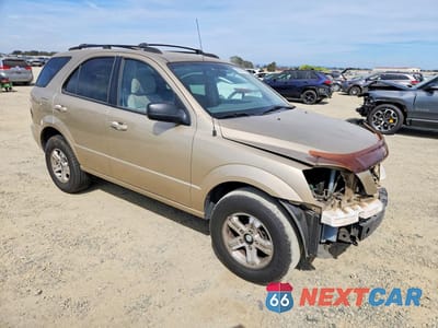 Czwarte zdjęcie samochodu z boku: 2003 KIA SORENTO LX VIN:KNDJD733835049719 - miniatura