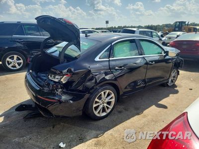Trzecie zdjęcie samochodu z tyłu: 2026 AUDI A3 PREMIUM VIN:WAUGUDGY0TA026471 - miniatura
