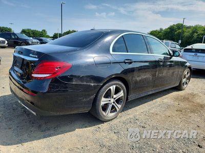 Trzecie zdjęcie samochodu z tyłu: 2017 MERCEDES-BENZ E 300 4MATIC VIN:WDDZF4KB1HA085924 - miniatura