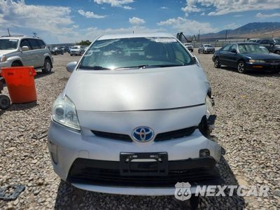 Piąte zdjęcie samochodu w środku: 2015 TOYOTA PRIUS TWO VIN:JTDKN3DU6F0411176 - miniatura