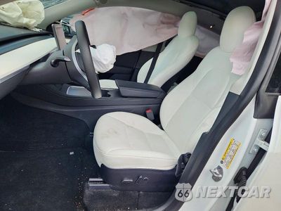 Zdjęcie 7 z 13 samochodu: 2023 TESLA MODEL Y VIN:7SAYGDEE5PF671608 - miniatura