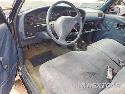Zdjęcie 8 z 12 samochodu: 1994 TOYOTA PICKUP DX VIN:4TARN01P1RZ218599 - miniatura
