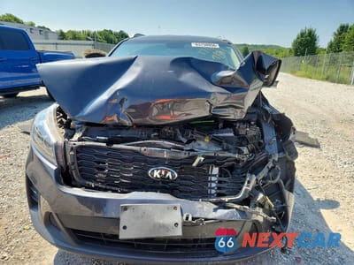 Piąte zdjęcie samochodu w środku: 2019 KIA SORENTO LX VIN:5XYPGDA37KG451711 - miniatura