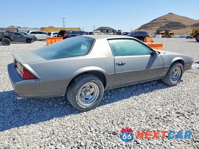 Trzecie zdjęcie samochodu z tyłu: 1983 CHEVROLET CAMARO VIN:1G1AP8719DL138016 - miniatura