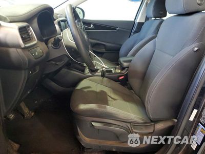 Zdjęcie 7 z 13 samochodu: 2019 KIA SORENTO LX VIN:5XYPG4A31KG547768 - miniatura