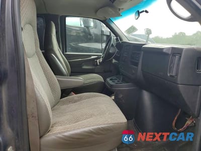 Piąte zdjęcie samochodu w środku: 2008 CHEVROLET EXPRESS G2500 VIN:1GAGG25K981181615 - miniatura