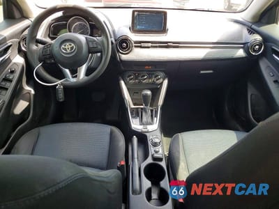 Zdjęcie 8 z 12 samochodu: 2017 TOYOTA YARIS VIN:3MYDLBYVXHY184984 - miniatura