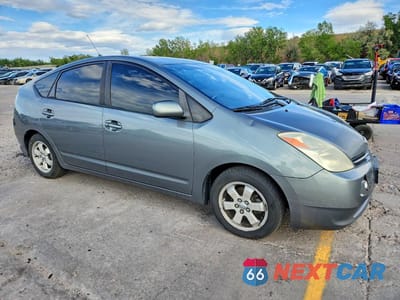 Czwarte zdjęcie samochodu z boku: 2005 TOYOTA PRIUS BASE VIN:JTDKB20U153036383 - miniatura