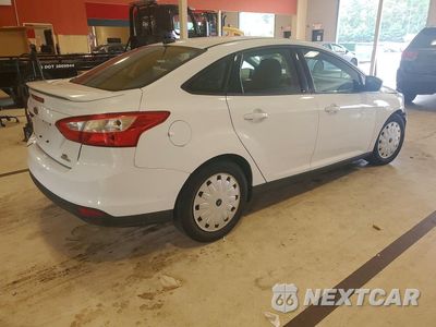 Trzecie zdjęcie samochodu z tyłu: 2013 FORD FOCUS SE VIN:1FADP3F26DL166542 - miniatura