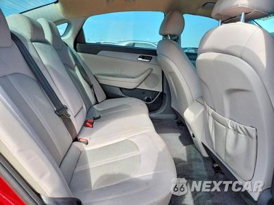 Zdjęcie 10 z 12 samochodu: 2019 HYUNDAI SONATA SE VIN:5NPE24AF2KH802453 - miniatura
