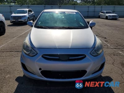 Piąte zdjęcie samochodu w środku: 2017 HYUNDAI ACCENT SE VIN:KMHCT4AE8HU172816 - miniatura