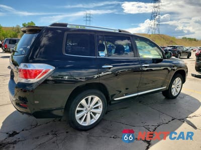 Trzecie zdjęcie samochodu z tyłu: 2013 TOYOTA HIGHLANDER HYBRID LIMITED VIN:JTEDC3EH8D2016672 - miniatura
