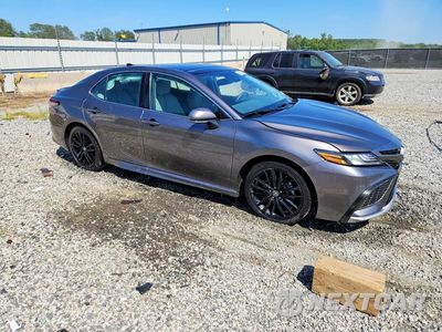 Czwarte zdjęcie samochodu z boku: 2021 TOYOTA CAMRY XSE VIN:4T1K61AK8MU512239 - miniatura